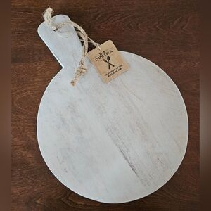 LA CUCINA Round Board Serving Or Decor 13.5" X 10"